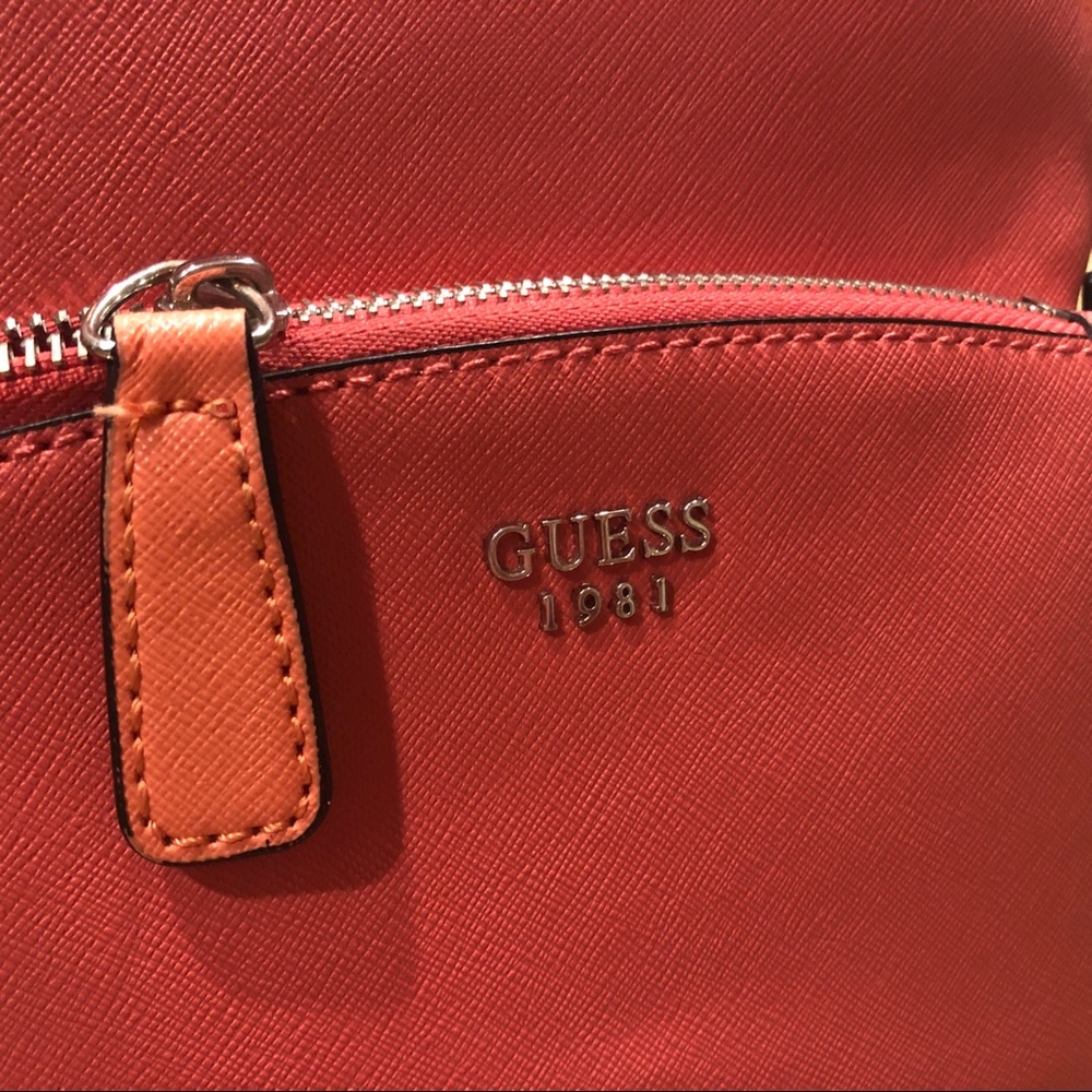 Guess backpack - Picture 4 of 8